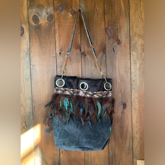 NEW! Hand crafted Large bucket/tote bag with feathers! - Picture 12 of 12